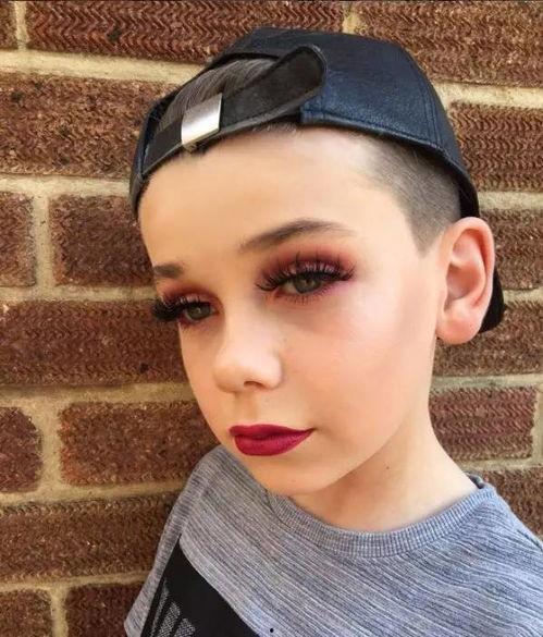 吃瓜网红男博主视频,网红男博主吃瓜视频幕后故事大曝光